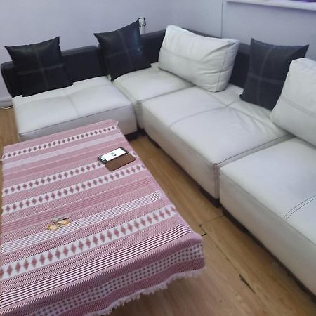 Малък Апартамент В Центъра На Гр.Бургас Burgas City Exterior foto